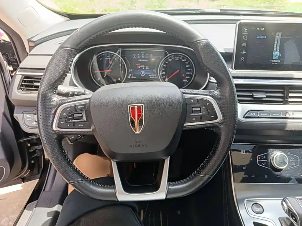 Фото 11 - Hongqi H5