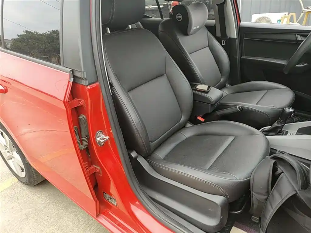 Škoda Fabia 2017 1.4L Auto Car Enjoy Edition фото 24