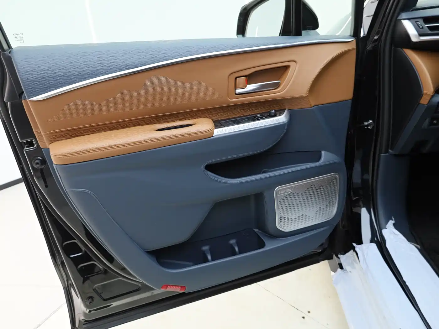 Toyota Granvia 2026 Model 2.5L Hybrid Comfort Edition фото 19