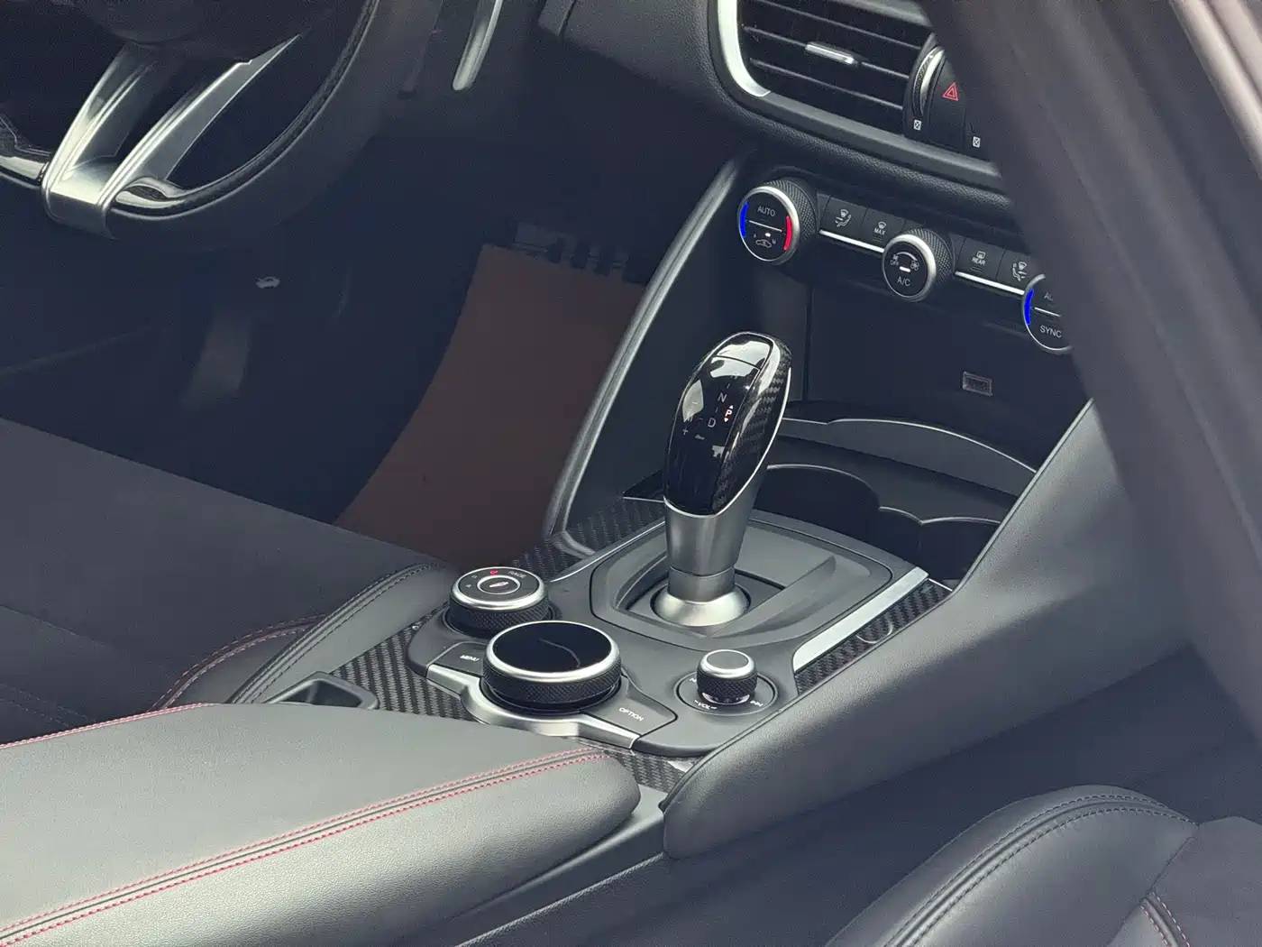 Alfa Romeo Giulia 2019 2.9T 510HP F1 Limited Edition фото 13