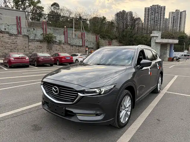 MAZDA CX 8