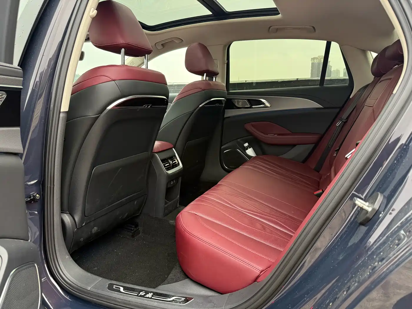 Hongqi H5 2024 2.0T Automatic Smart Connect Flag Leader Edition фото 13