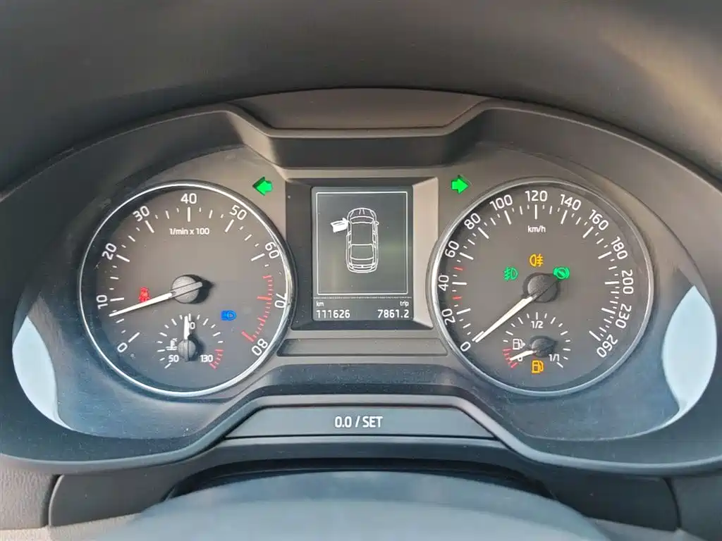 Škoda Octavia 2015 1.4TSI DSG Elegance Edition фото 12
