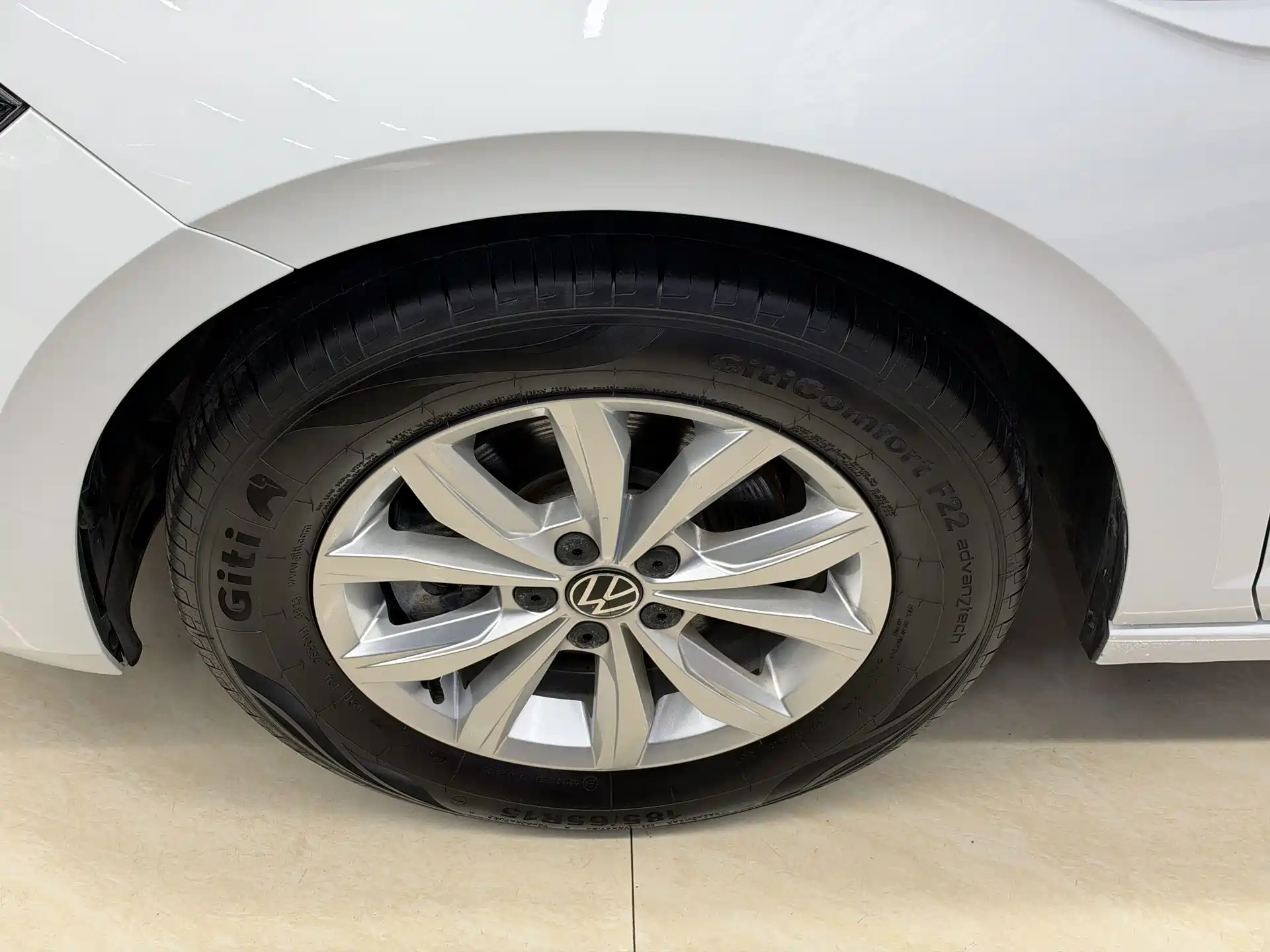 Photo 8 - Volkswagen Polo