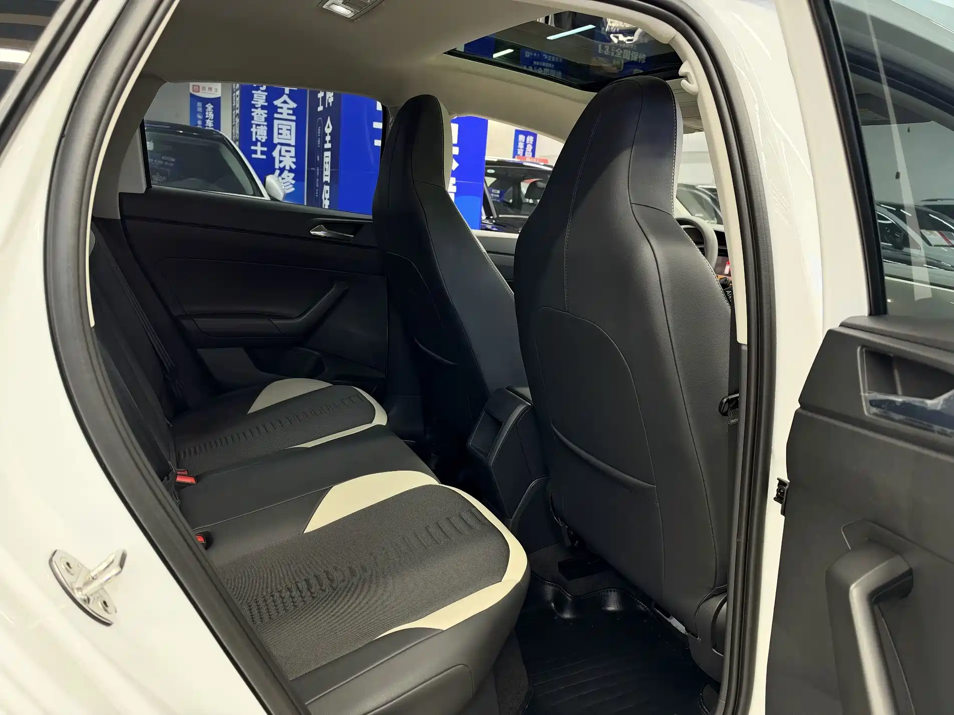 Photo 7 - Volkswagen Polo