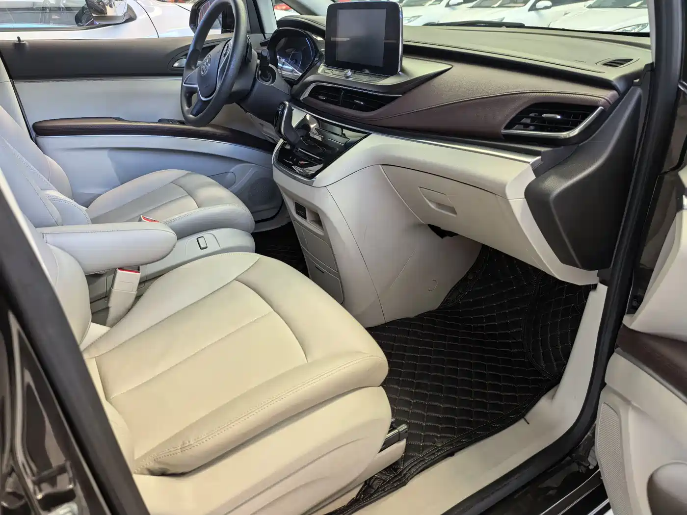 Buick GL8 2021 Land Business Class 652T Comfort фото 8