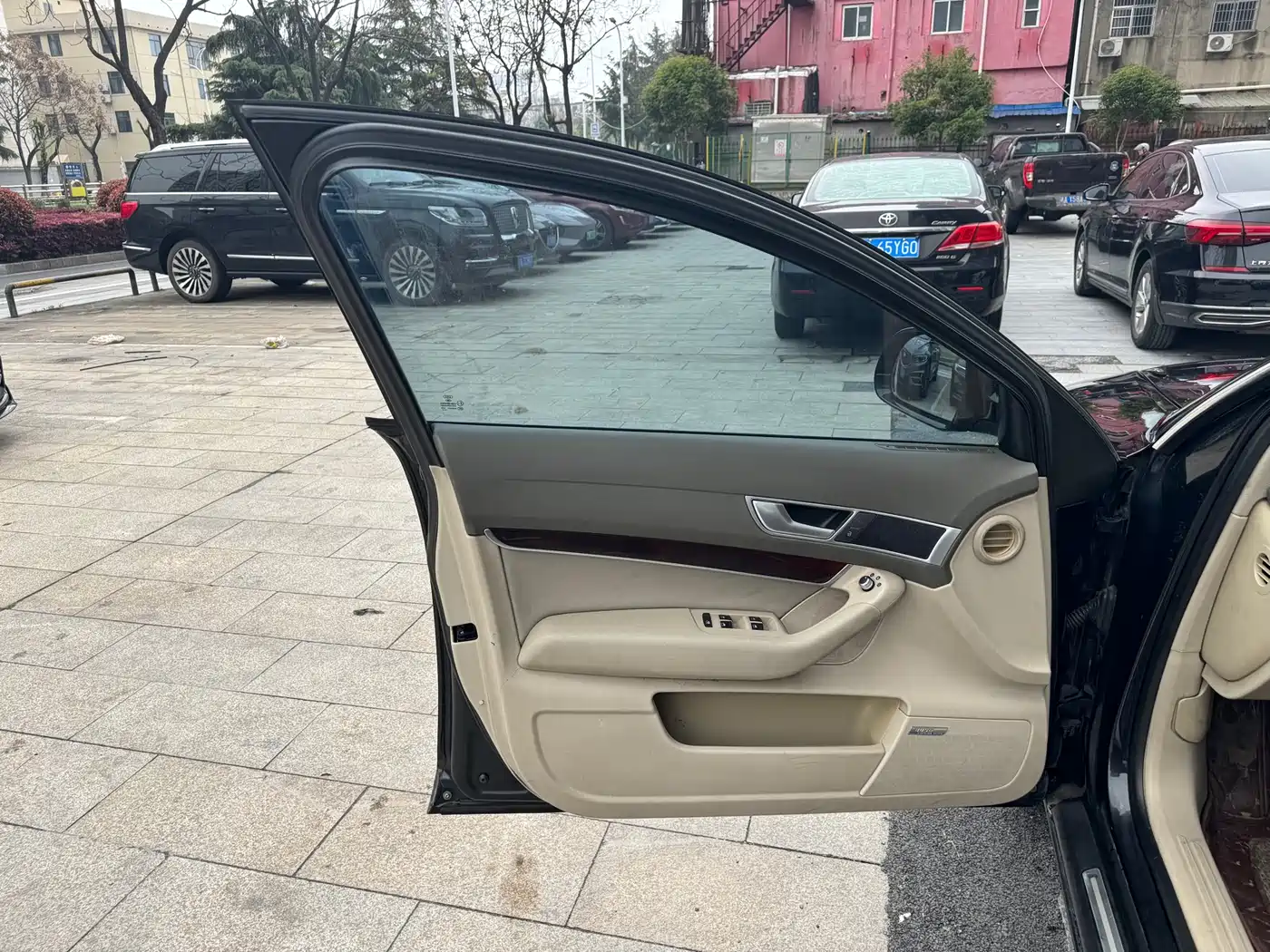 Audi A6L 2010 2.4L Luxury фото 8