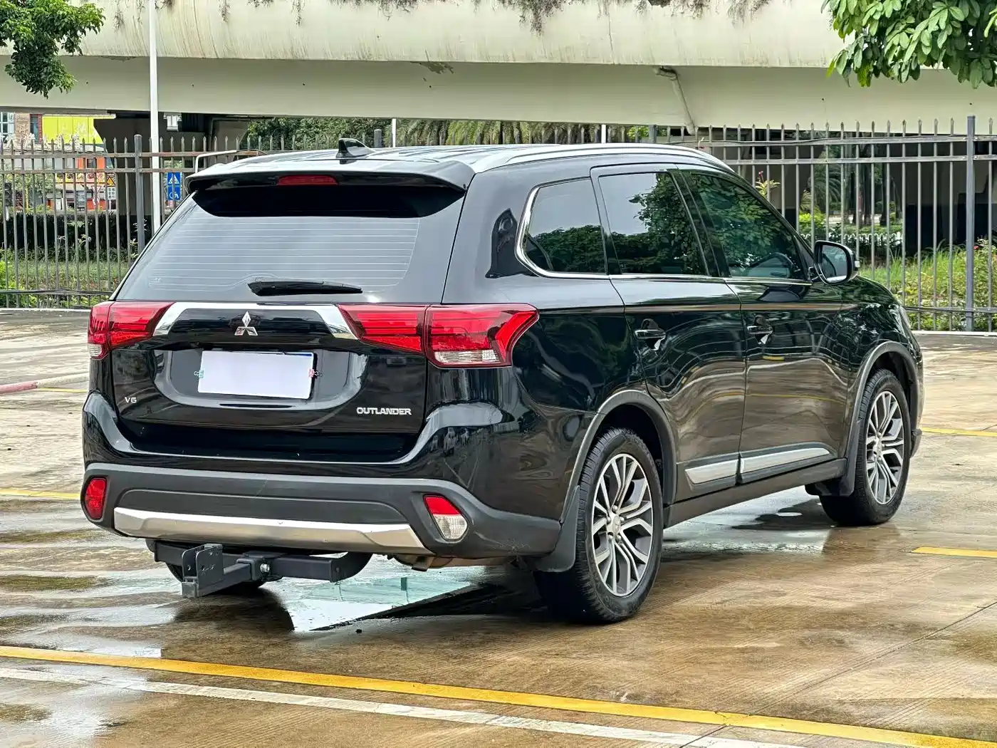 Mitsubishi Outlander 2018 2.0L 2WD Glory Edition 5-seater фото 8