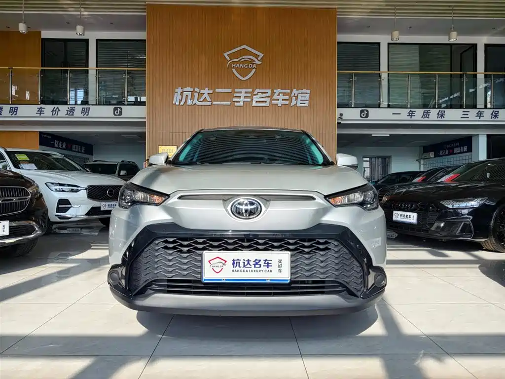 Toyota Frontlander 2024 2.0L CVT Leading Edition фото 2