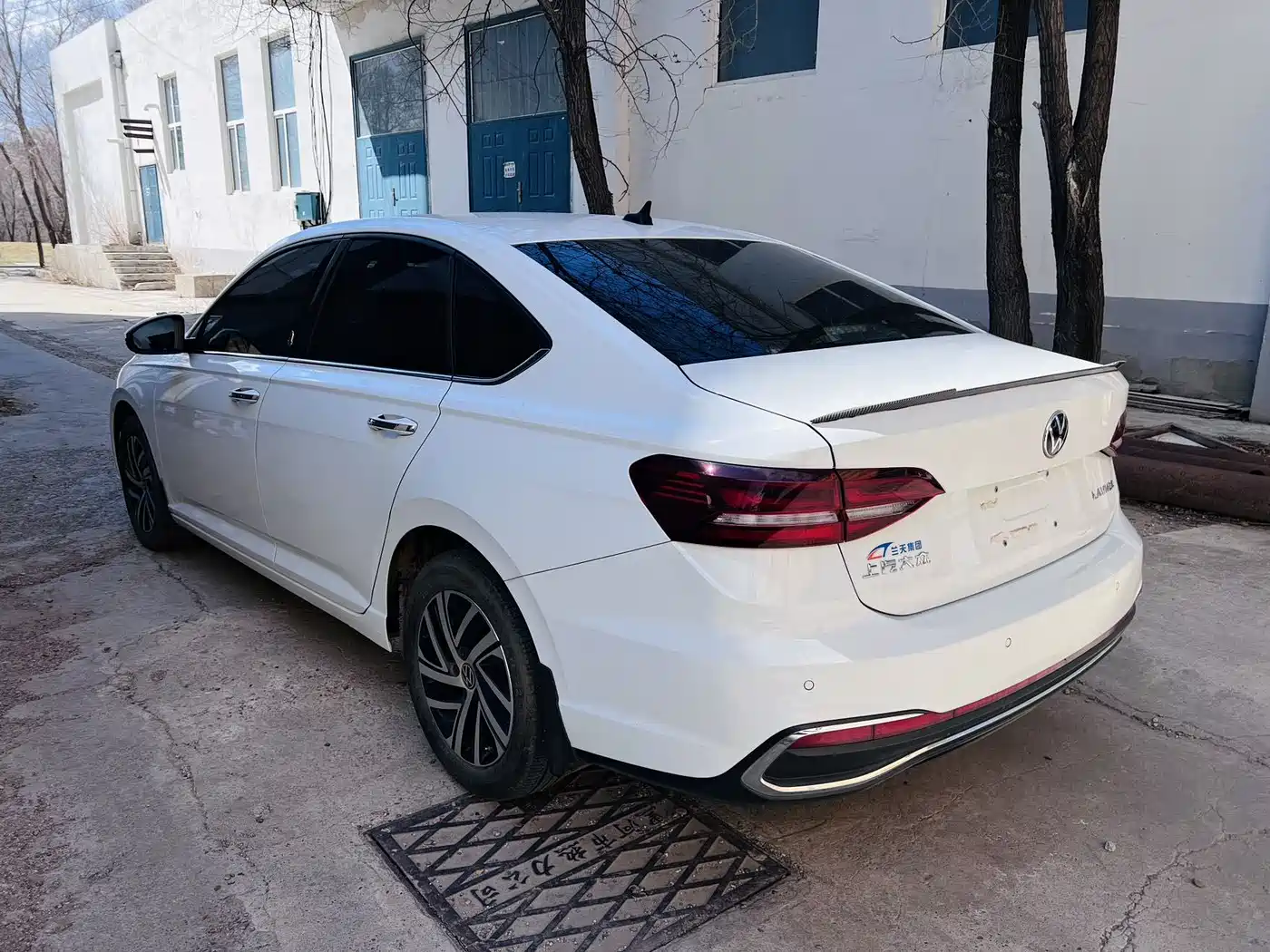 Volkswagen Lavida 2023 1.5L Auto Five Million Edition фото 6