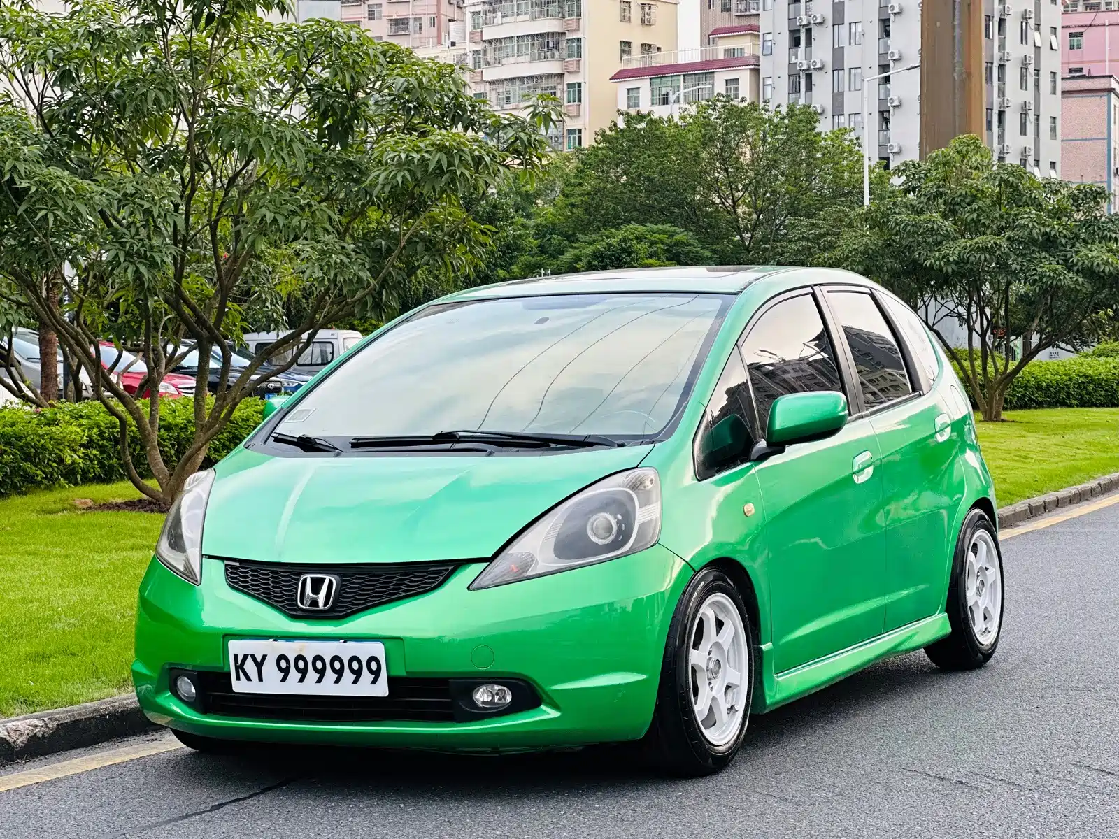 Фото 1 - Honda Fit