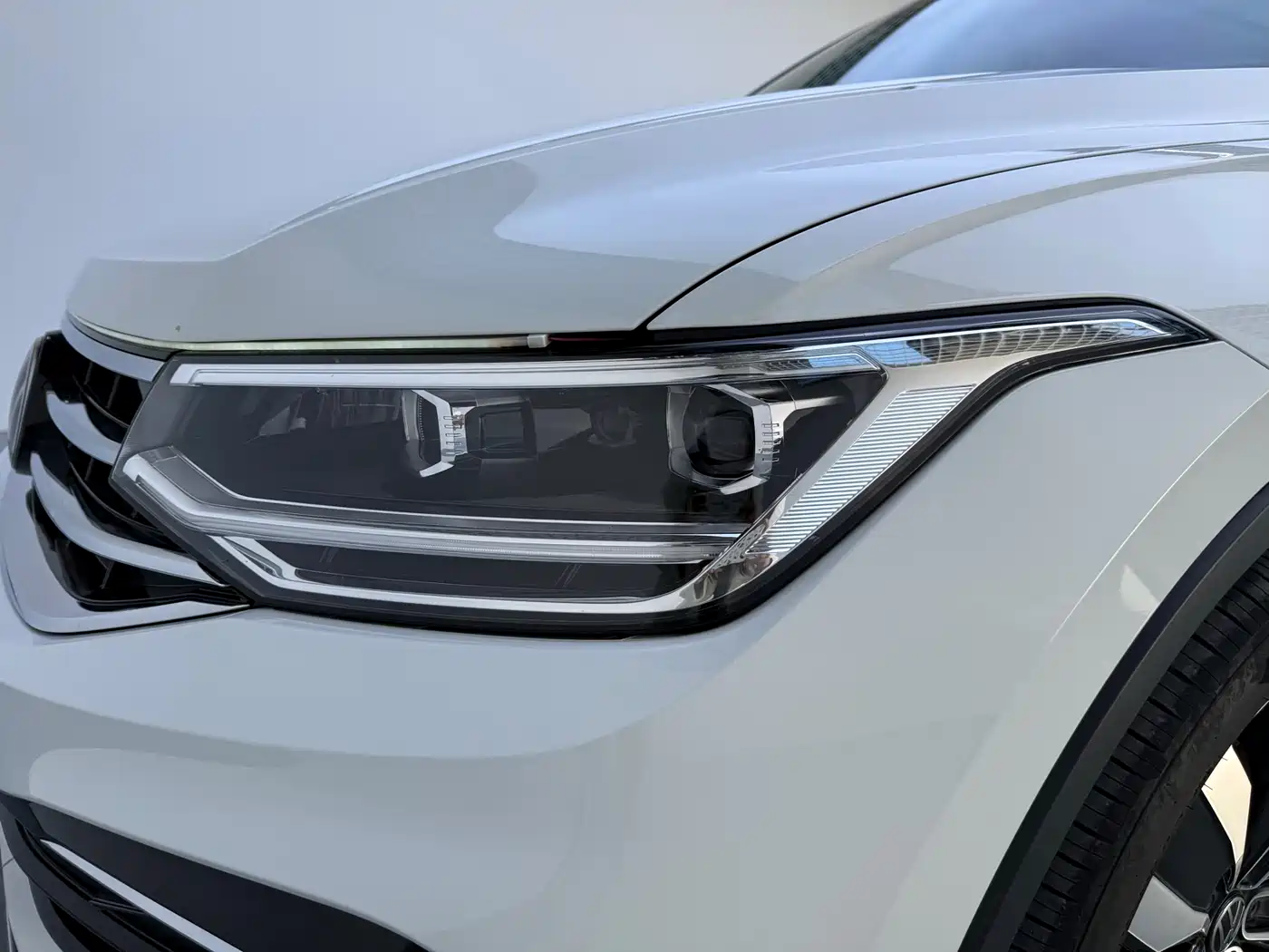 Volkswagen Tiguan L 2024 Outstanding 330TSI Auto 2WD R-Line Dragon Glory Edition фото 11