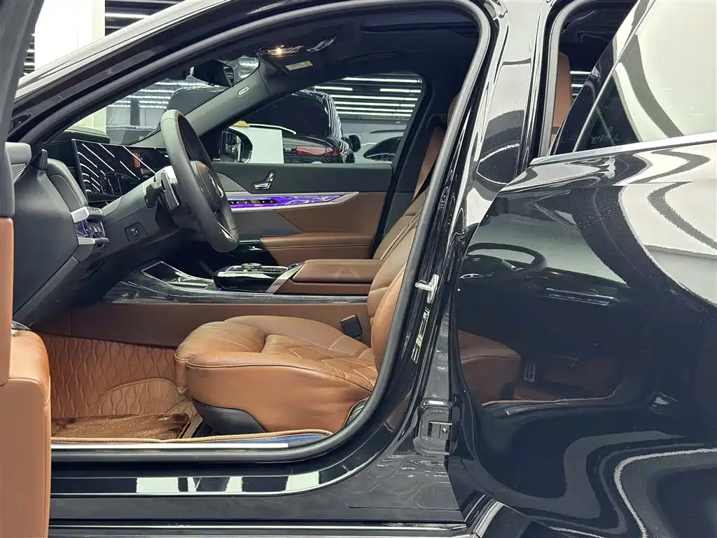 BMW 7 Series 2023 Facelift 740Li Exclusive M Sport Package фото 6