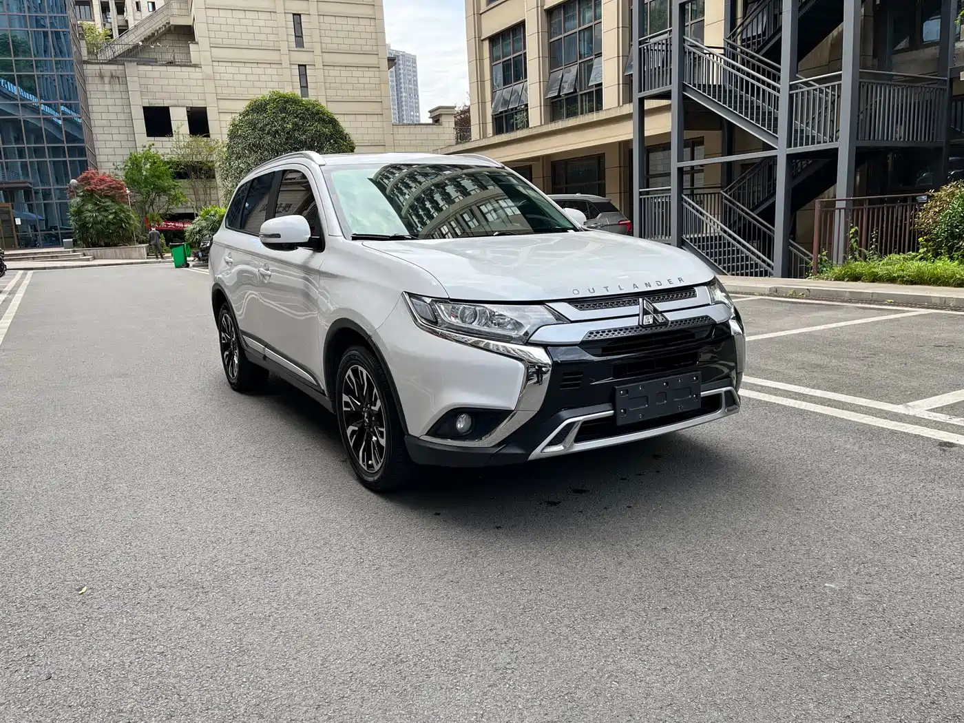 Mitsubishi Outlander 2019 2.0L 2WD Enjoy 5-Seater China VI фото 3
