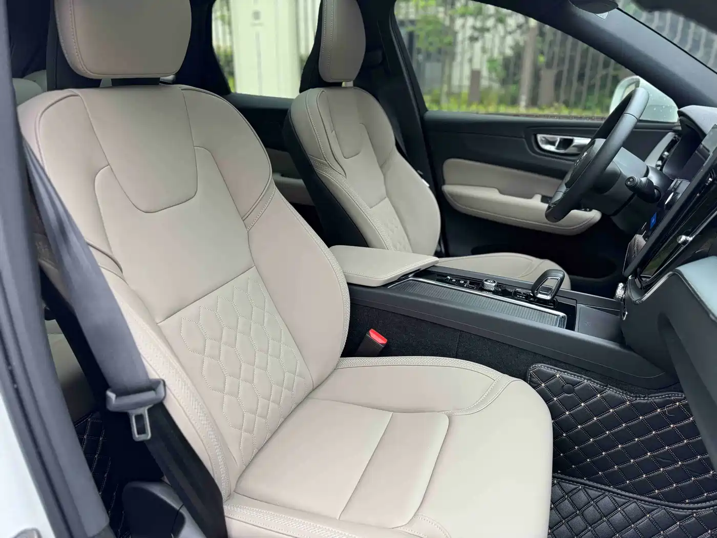 Volvo XC60 2025 2026 Model B5 AWD Smart Elite Luxury