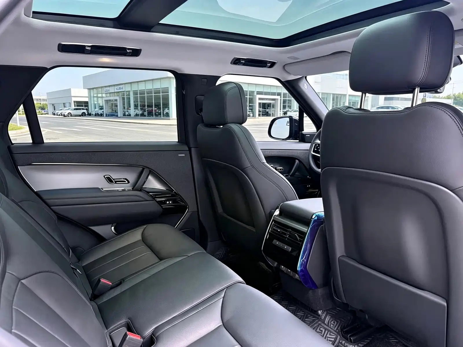 Photo 13 - Land Rover Range Rover Sport