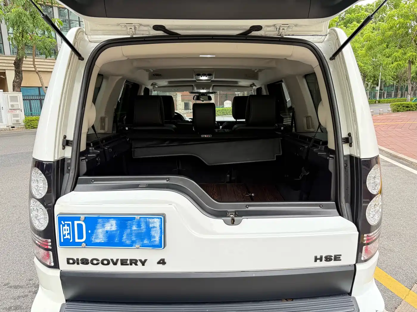 Фото 12 - Land Rover Discovery