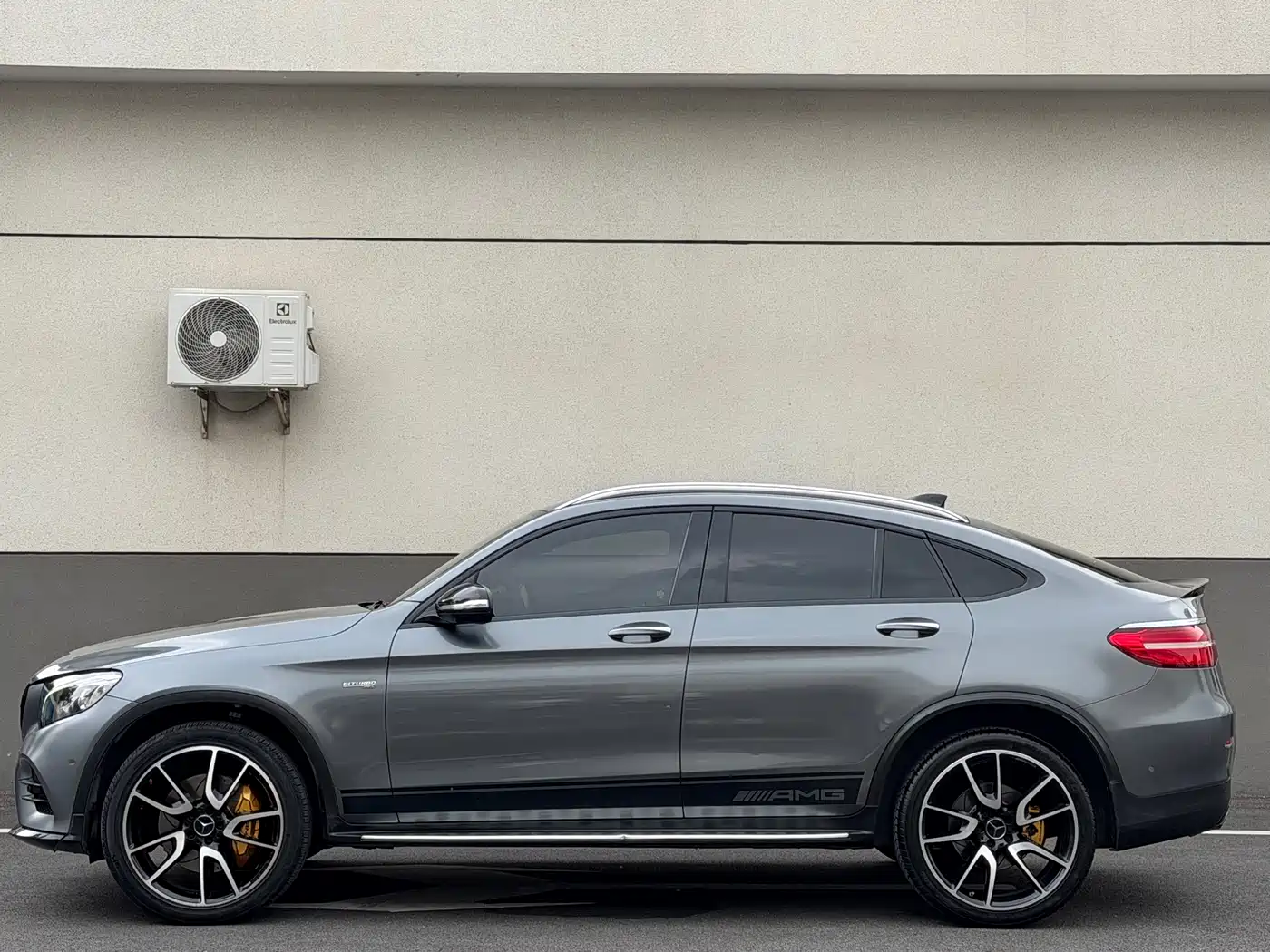 Mercedes-Benz GLC Coupe AMG 2017 AMG GLC 43 4MATIC Coupe SUV фото 3