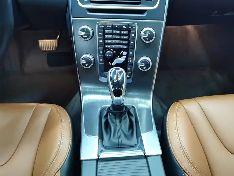 Volvo V60 2015 2015 T5 Momentum