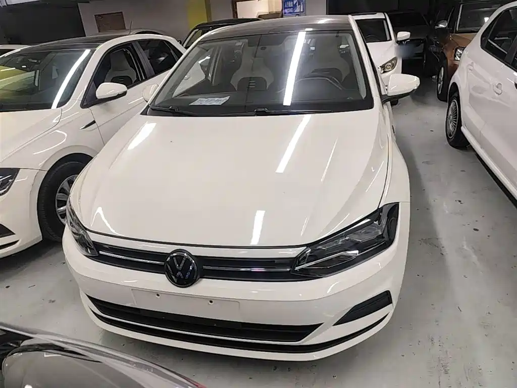 Volkswagen Polo 2021 Plus 1.5L Automatic Colorful Tech Edition фото 3