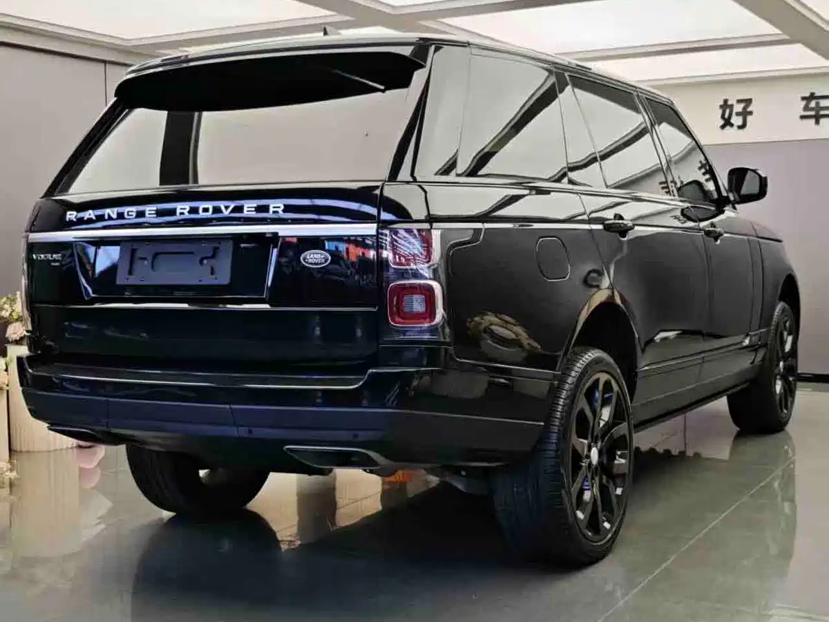 Land Rover Range Rover 2021 3.0 L6 Heritage Extended Classic Edition фото 9