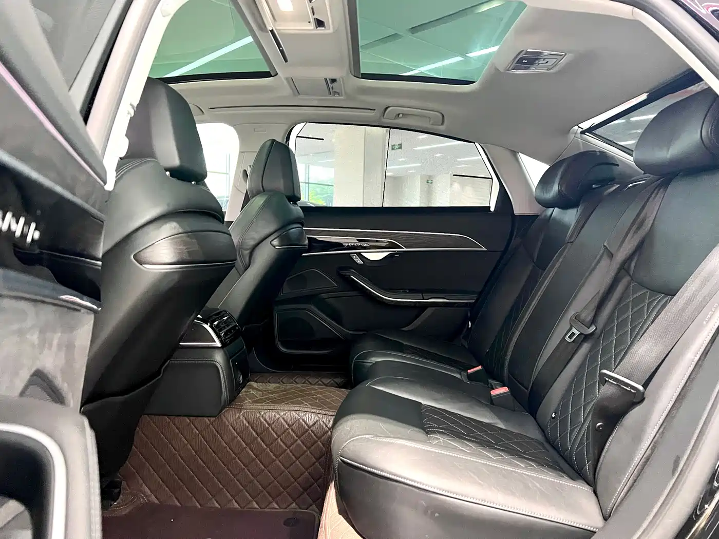 Audi A8 2023 A8L 50 TFSI quattro Exclusive фото 9