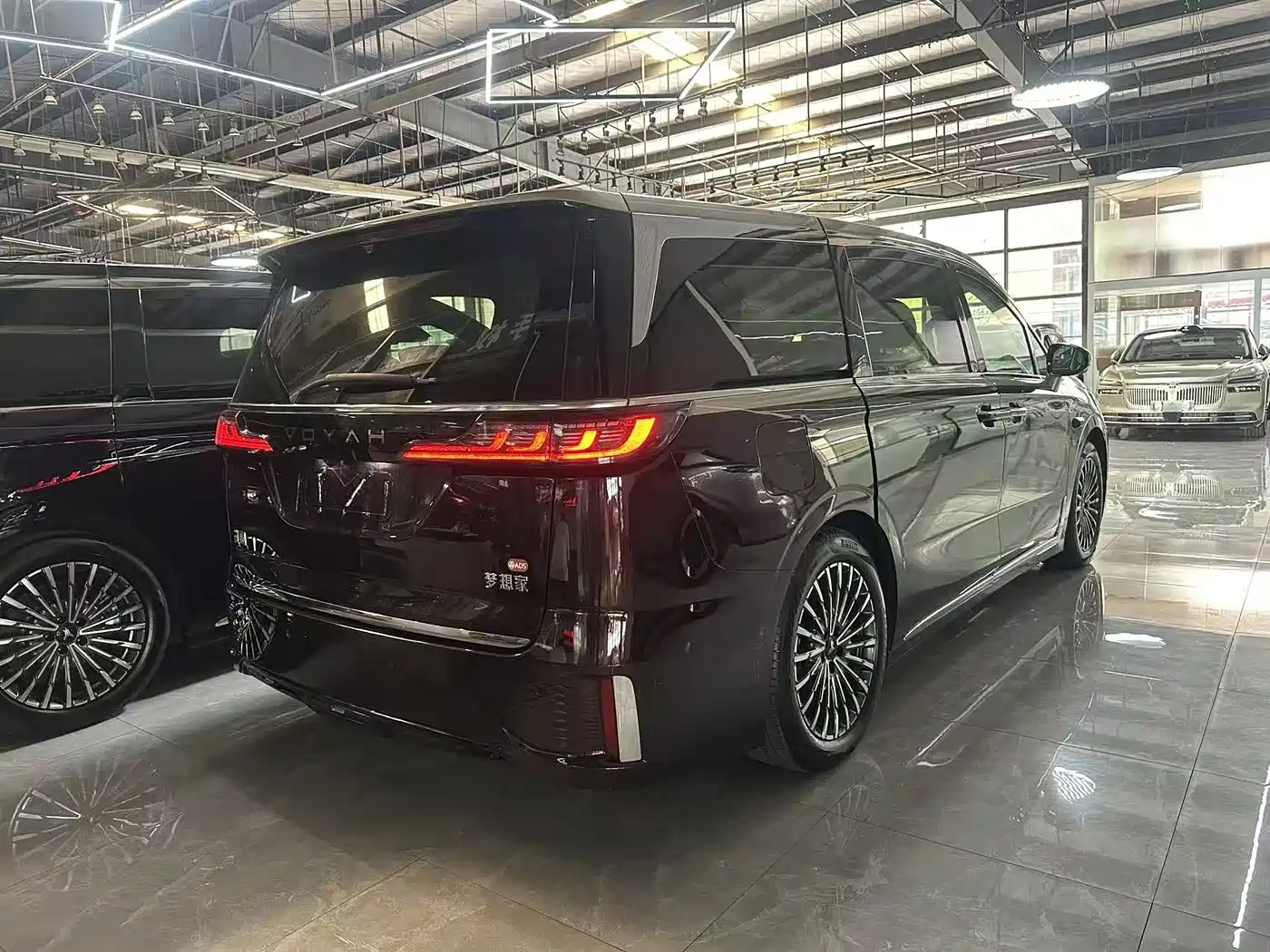Voyah Auto Voyah Dreamer 2026 2025 Model PHEV Basic Version