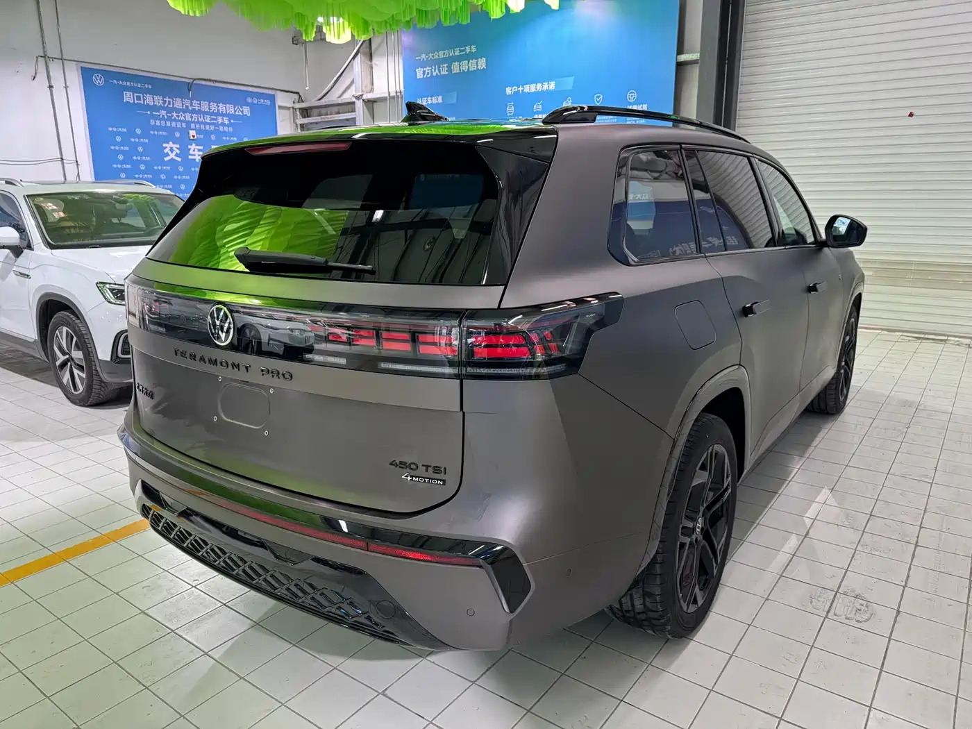Volkswagen Teramont 2025 Teramont Pro 450TSI 4WD Summit Edition фото 4