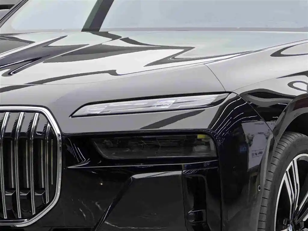 BMW 7 Series 2023 Facelift 740Li Exclusive M Sport Package фото 3