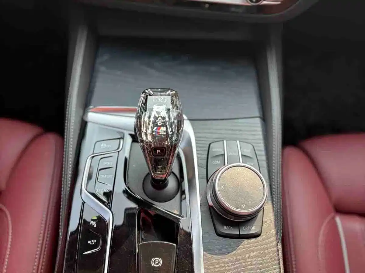 Фото 25 - BMW 5 Series
