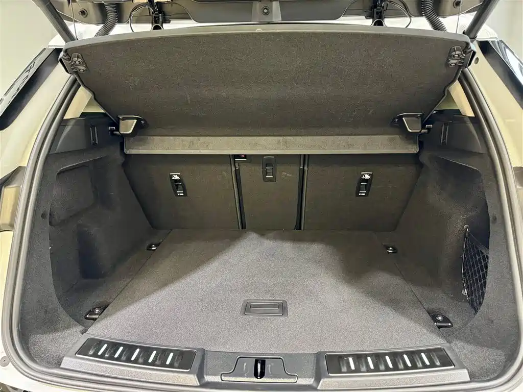 Land Rover Range Rover Evoque 2024 Range Rover Evoque L 249PS Light Master Edition фото 12