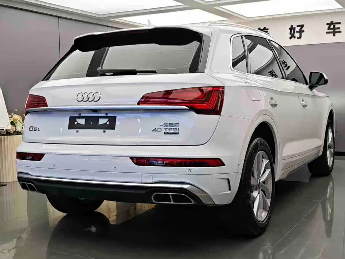 Audi Q5L 2023 40T Luxury Dynamic фото 9