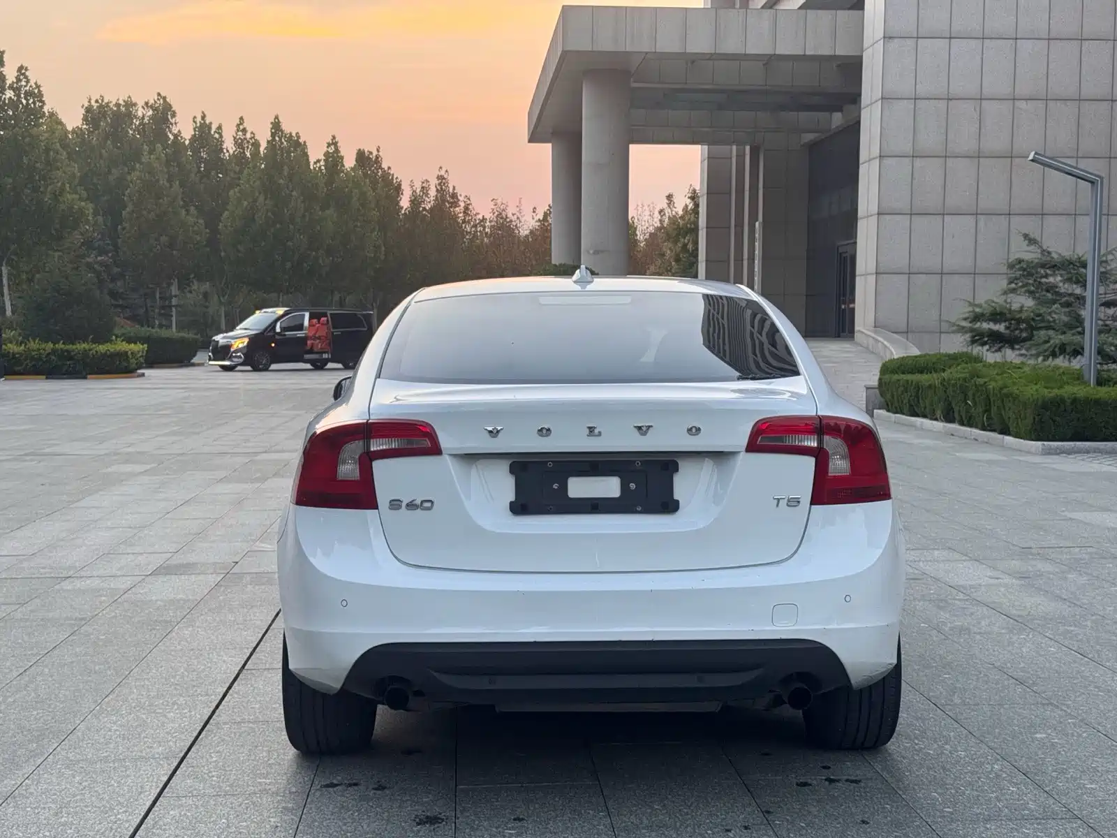 صورة 5 - Volvo S60 (Import)