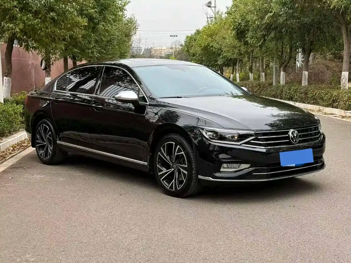 Volkswagen Magotan 2021 330TSI DSG 30th Anniversary Edition фото 2