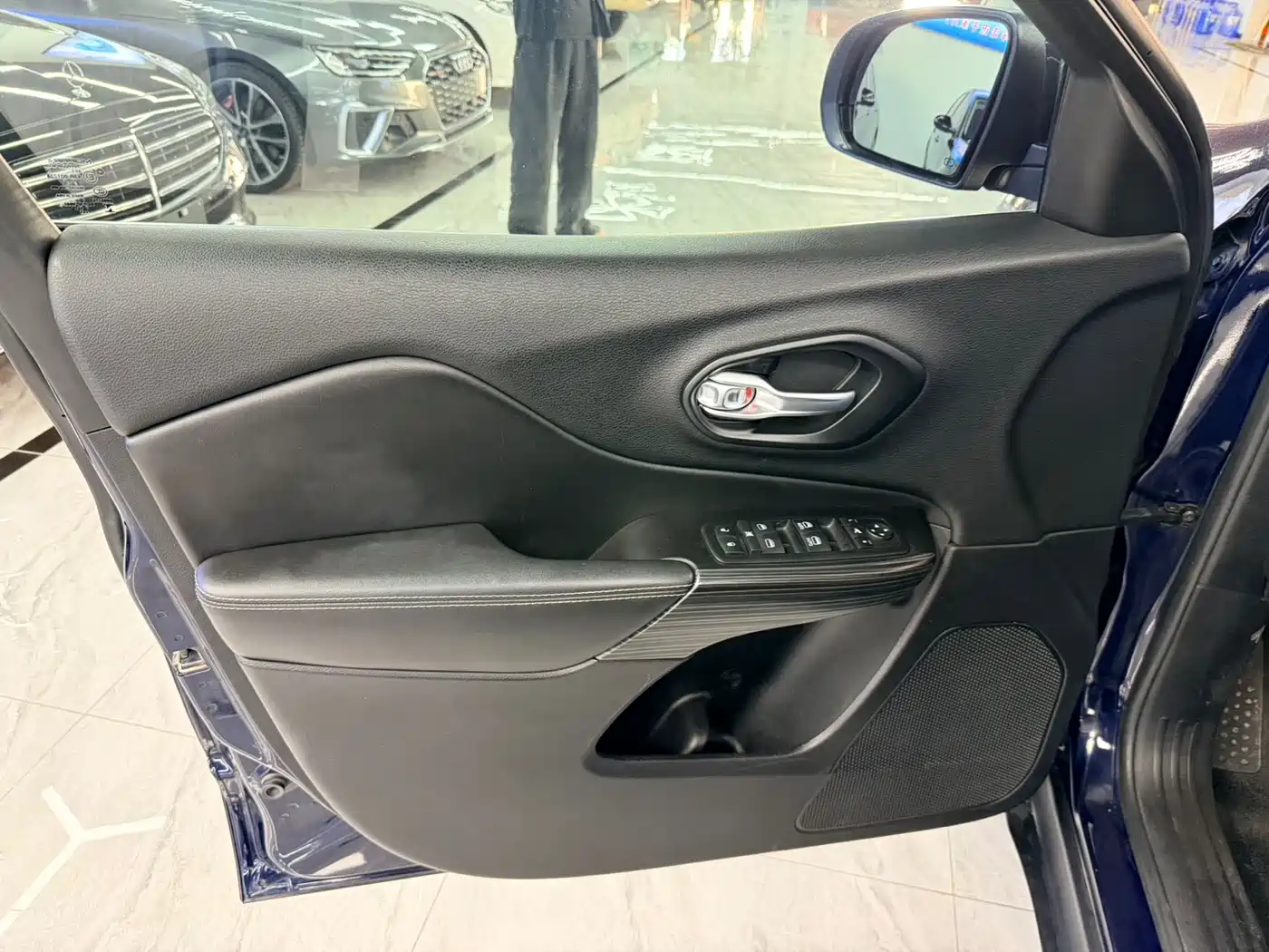 Jeep Cherokee (Import) 2014 2014 2.4L Luxury
