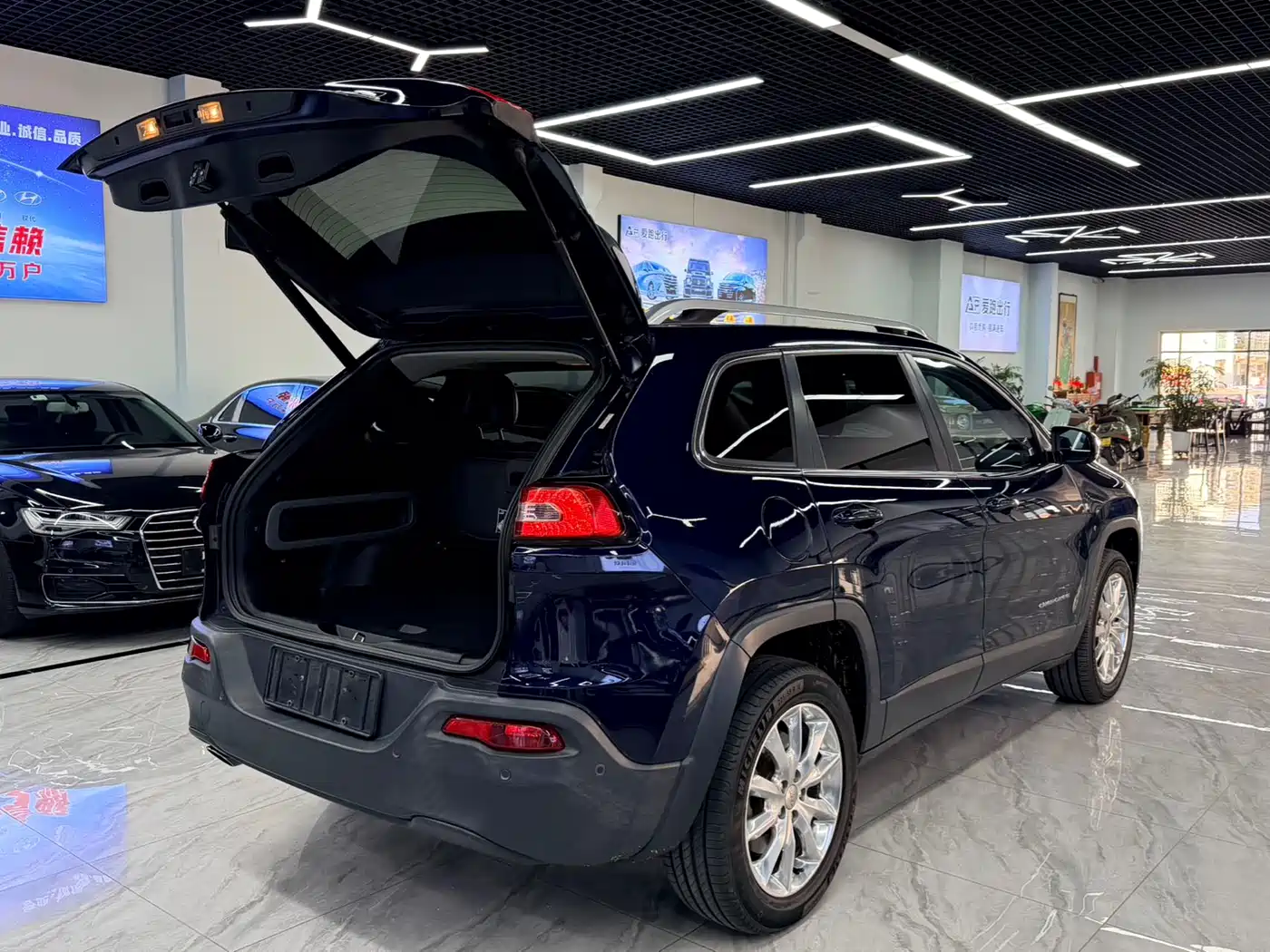 Jeep Cherokee (Import) 2014 2014 2.4L Luxury