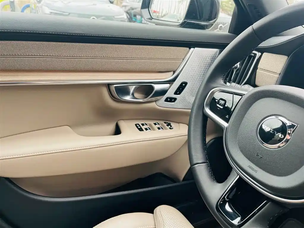 VOLVO S90 PLUG IN HYBRID