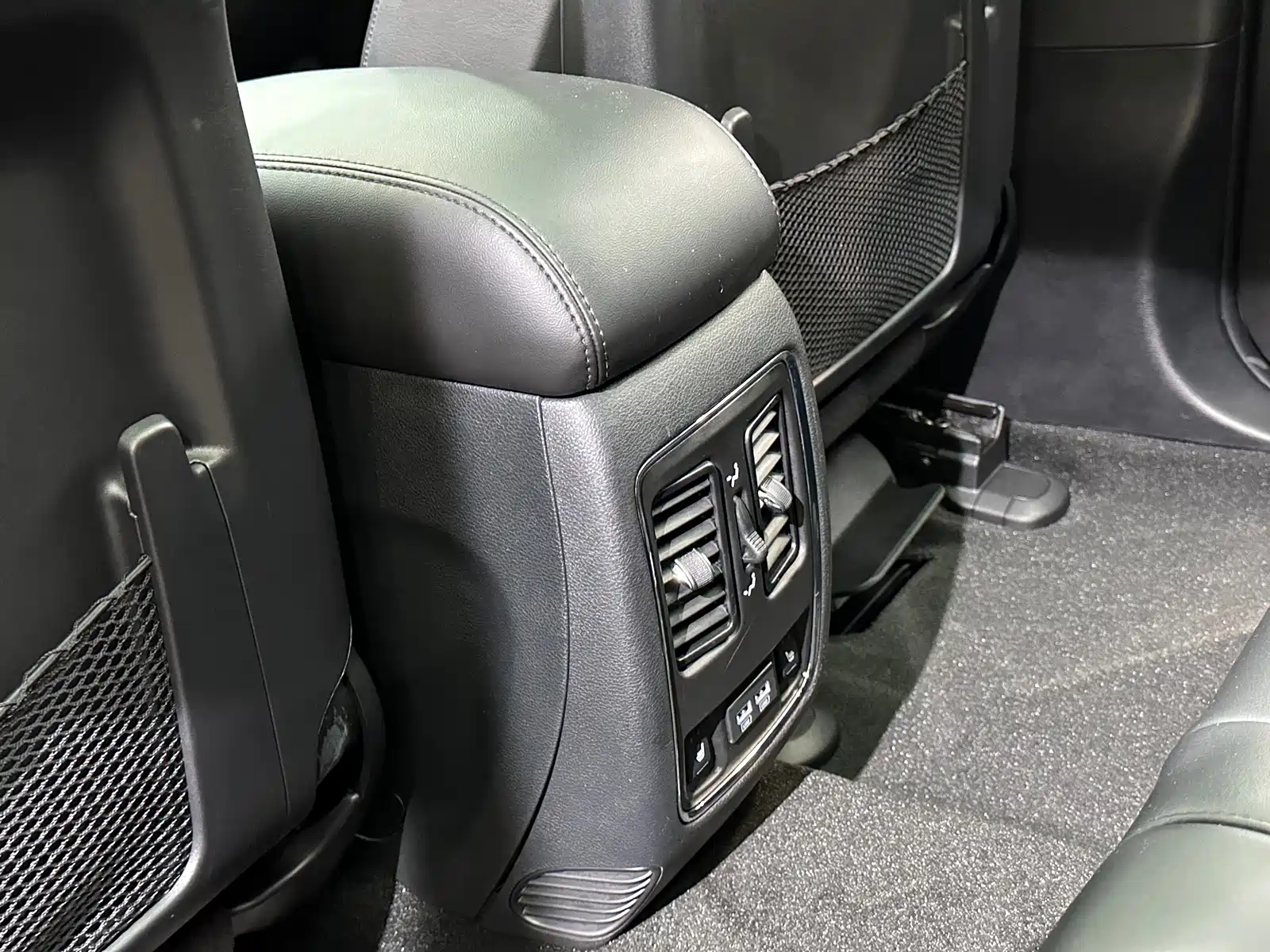 Photo 20 - Jeep Grand Cherokee (Import)