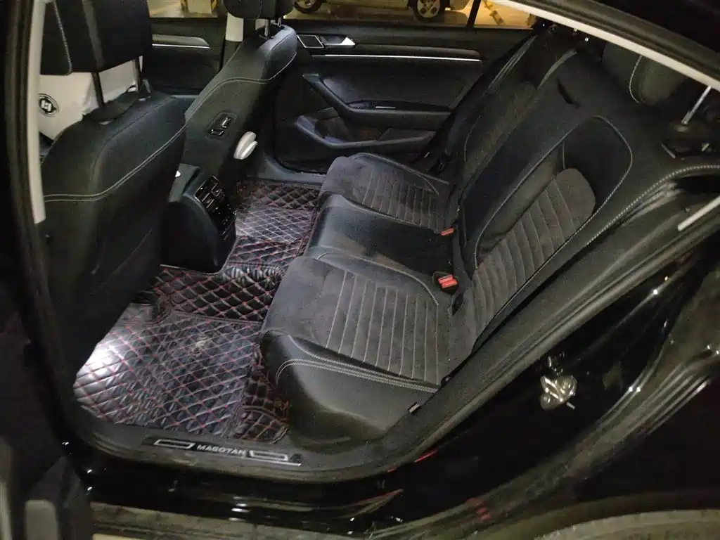 Volkswagen Magotan 2020 330TSI DSG Luxury фото 15