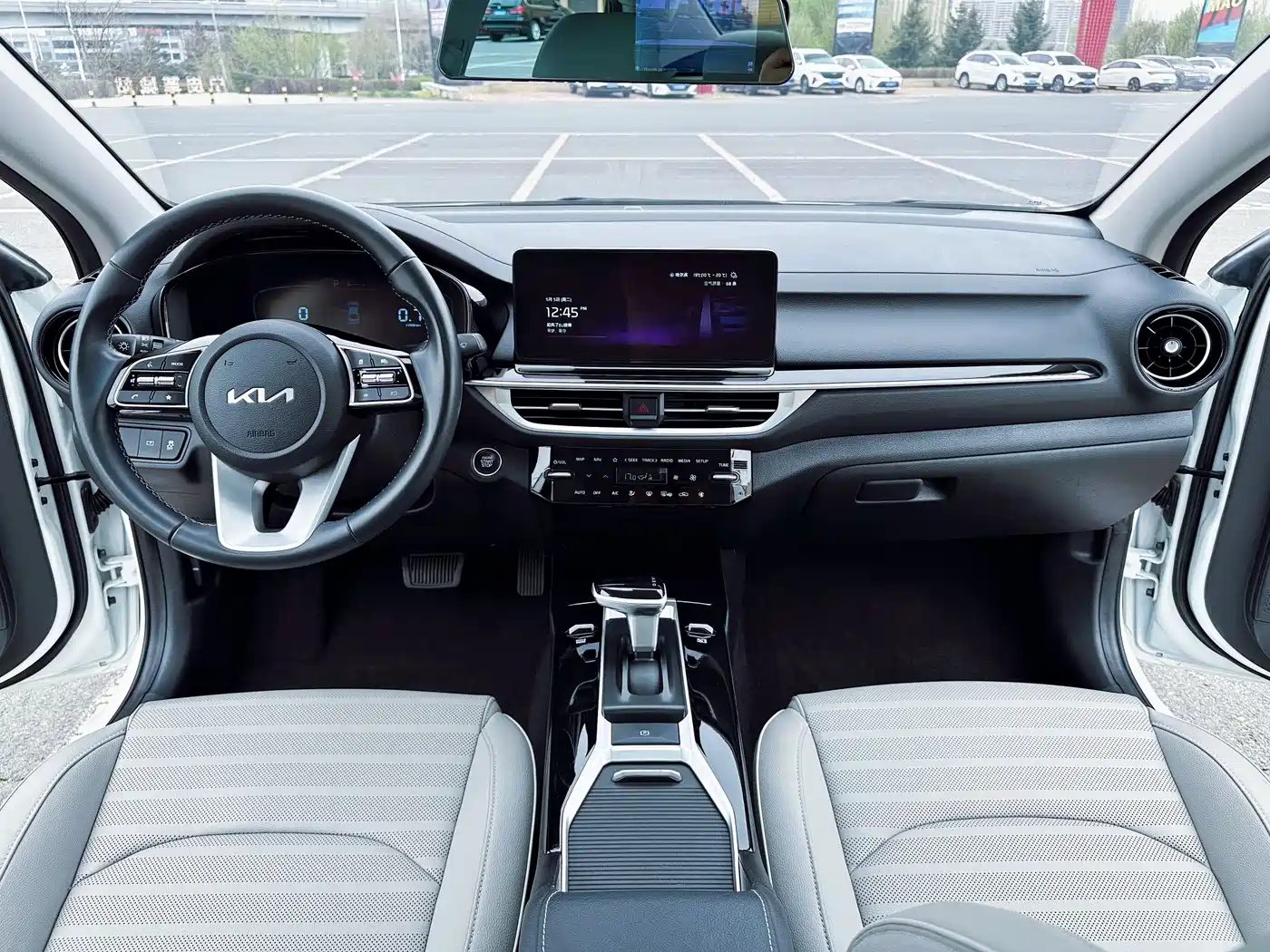 Kia K3 2023 Model 1.5L CVT Luxury Edition фото 8