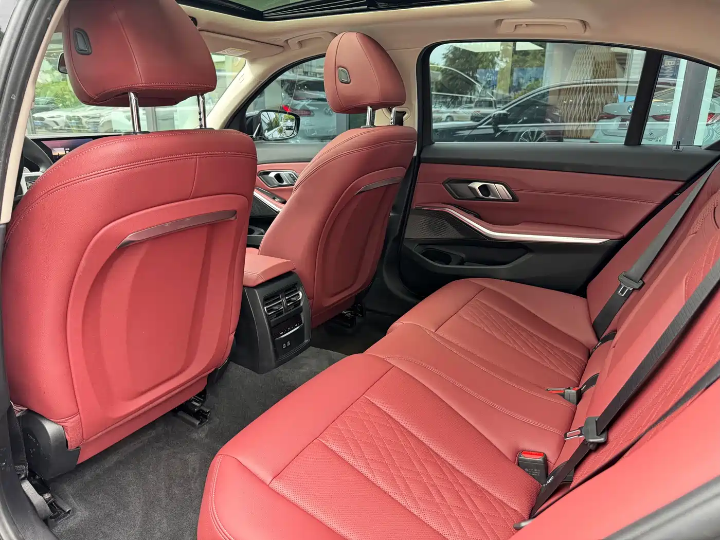 BMW 3 Series 2024 325Li M Sport Package фото 10