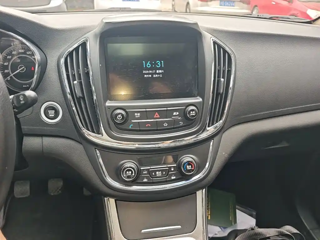 Baojun 560 2015 2015 1.8L Manual Luxury
