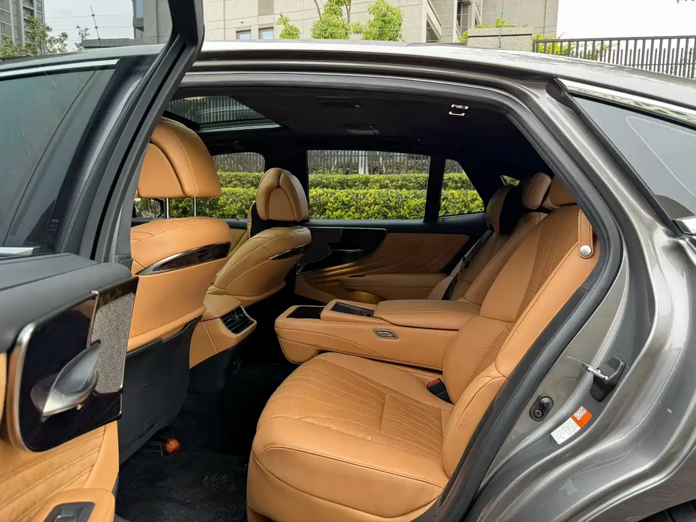 Lexus LS 2021 500h Luxury Edition фото 13