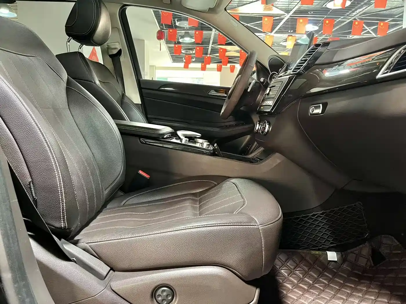 Mercedes-Benz GLS 2018 GLS 400 4MATIC Dynamic фото 13