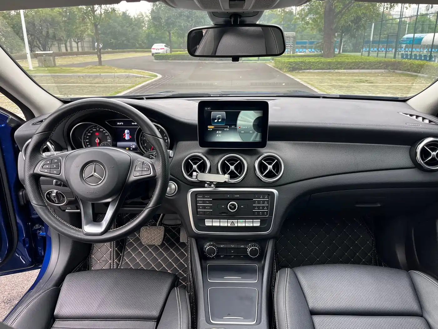 Mercedes-Benz GLA 2017 GLA 200 Fashion фото 12