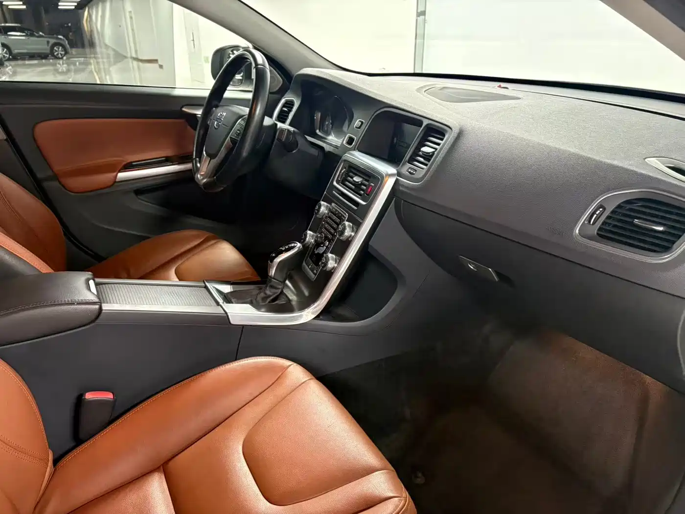 Фото 14 - Volvo S60