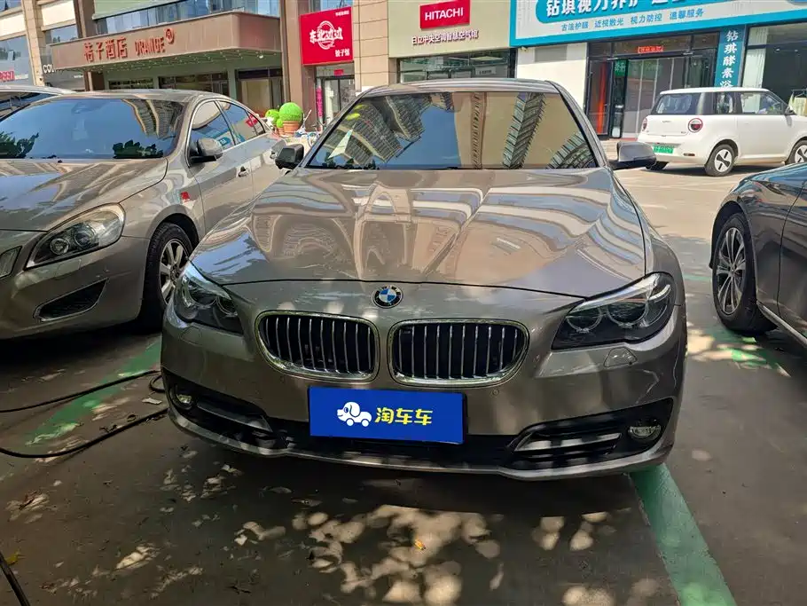BMW 5 Series 2014 525Li Leading фото 2