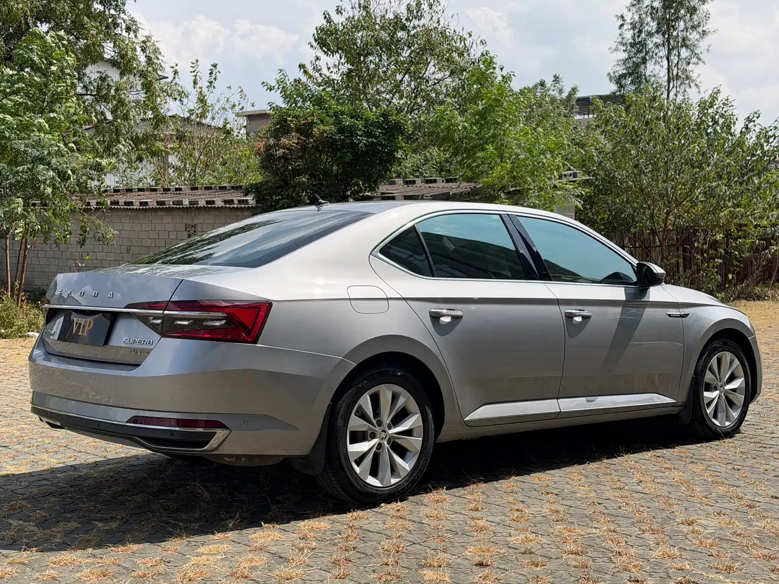 Photo 4 - Škoda Superb