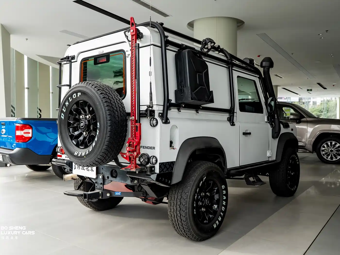 Land Rover Defender фото 54