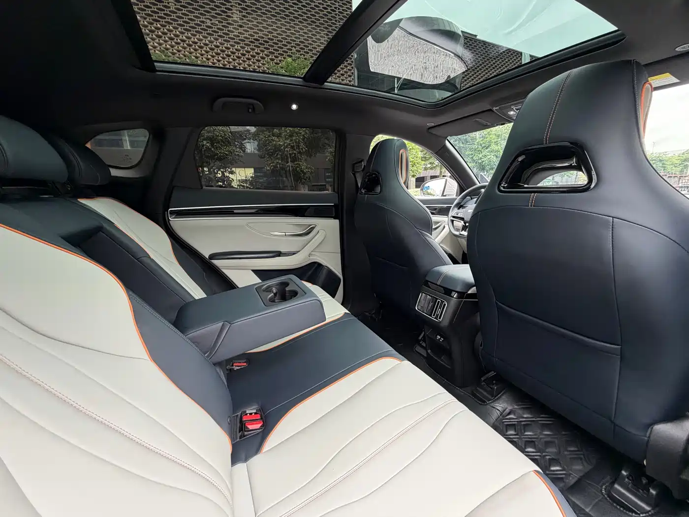 BYD Song PLUS PHEV 2023 Champion Edition DM-i 110KM Flagship фото 11